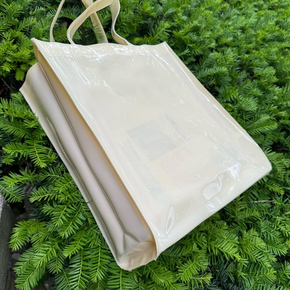 Pale Yellow Jelly Tote with Bow - Picture 3 of 6